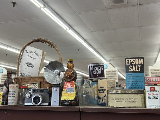 Vincent's Country Store by null