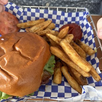 Dockside Brewery - Bacon cheeseburger - Breweries Near Me - Milford, Connecticut