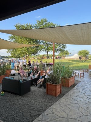 Hazlitt 1852 Vineyards by null