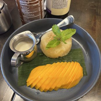 29 Bistro Pho X Thai - Mango Sticky Rice - Vietnamese Near Me - Dedham, Massachusetts