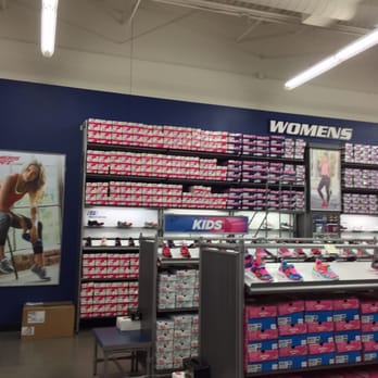 SKECHERS Factory Outlet - Shoe Stores Near Me - Tejon Ranch, California
