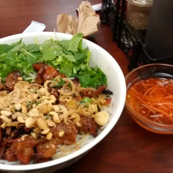 Baguette Delite - vermicelli with bbq pork - Vietnamese Near Me - Edison, New Jersey Baguette Delite - vermicelli with bbq pork - Vietnamese Near Me - Edison, New Jersey