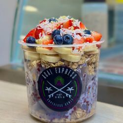 Acai Express - Açai Bowl 
Gluten Free Granola, Banana, Blueberries, Strawberries, Coconut Flakes.