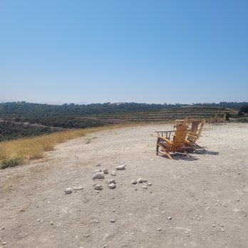 Calcareous Vineyard - Wine Tasting Room Near Me - Paso Robles, California