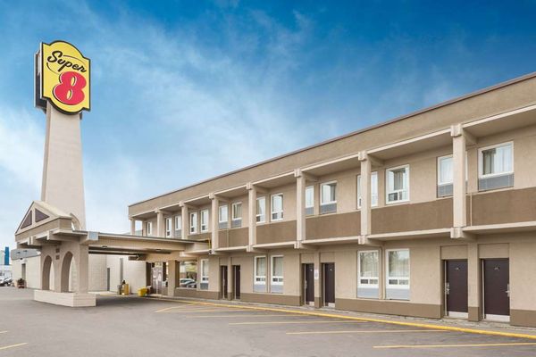 Super 8 by Wyndham Thunder Bay by null