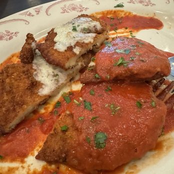 Maggiano's - Chicken Parmesan - Italian Near Me - Las Vegas, Nevada Maggiano's - Chicken Parmesan - Italian Near Me - Las Vegas, Nevada