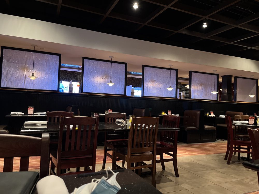 Lambertis Ristorante & Wine Bar