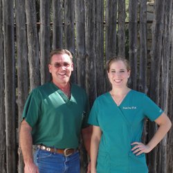 Town & Country Veterinary Hospital - Dr. Hartzoge & Dr. Lee