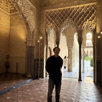 La Alhambra y El Generalife - Landmarks & Historical Buildings Near Me - Granada, GR La Alhambra y El Generalife - Landmarks & Historical Buildings Near Me - Granada, GR