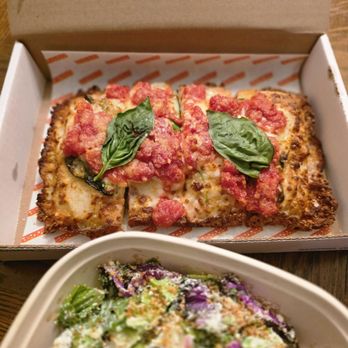De La Nonna Big Bear - Margherita Pizza & Caesar Salad - Pizza Near Me - Big Bear Lake, California De La Nonna Big Bear - Margherita Pizza & Caesar Salad - Pizza Near Me - Big Bear Lake, California