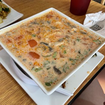 Omaha Mercy Thai Restaurant - Tom Yum Kai - Thai Near Me - Omaha, Nebraska