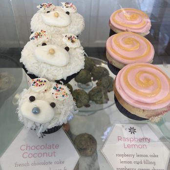 Dots Cafe - Cute cupcakes - Cafes Near Me - Pasadena, California