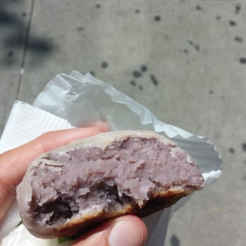 Fay Da Bakery - taro puff - Bakeries Near Me - New York, New York