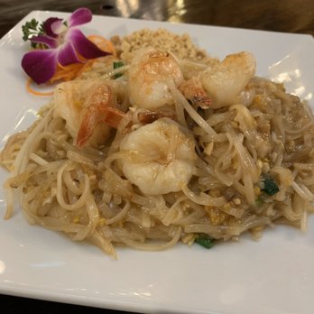 Thong Thai Restaurant - Shrimp Pad Thai - Thai Near Me - Westerly, Rhode Island