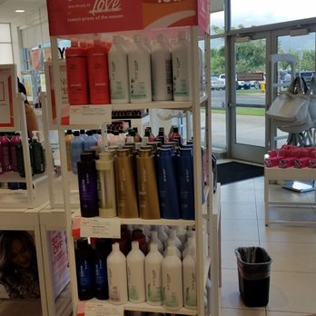 Ulta Beauty - Waiting for cashier - Cosmetics & Beauty Supply Near Me - Kahului, Hawaii