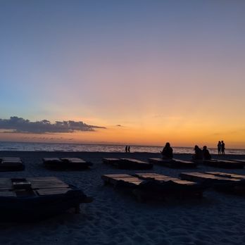 Salty's Beach Lounge - Lounges Near Me - St Pete Beach, Florida