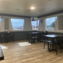 Antonio's Pizzeria - Inside