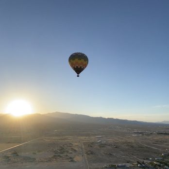 Vegas Balloon Rides - Capture beautiful photos of the view that you can share with friends and family - Hot Air Balloons Near Me - Las Vegas, Nevada Vegas Balloon Rides - Capture beautiful photos of the view that you can share with friends and family - Hot Air Balloons Near Me - Las Vegas, Nevada