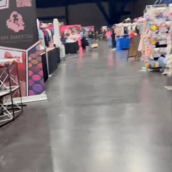 Ultimate Women's Expo - Empty aisles - Local Flavor Near Me - San Mateo, California Ultimate Women's Expo - Empty aisles - Local Flavor Near Me - San Mateo, California