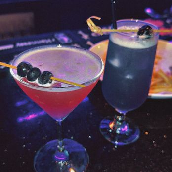 Hera Bar & Karaoke - Bars Near Me - Los Angeles, California