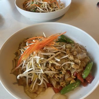 Hey Bangkok! - Drunken Noodle - Thai Near Me - Denver, Colorado