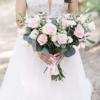 Le Fleur IV - Beautiful wedding bouquet - Florists Near Me - Costa Mesa, California Le Fleur IV - Beautiful wedding bouquet - Florists Near Me - Costa Mesa, California