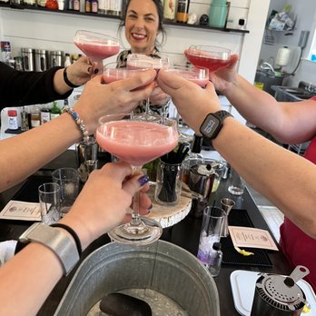 Assemble Cocktail Workshop - Cheers - Cooking Classes Near Me - Boerne, Texas