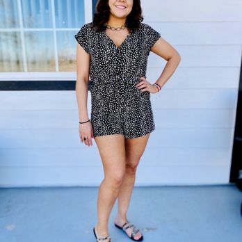 Moda Boutique - Accessories Near Me - Needville, Texas Moda Boutique - Accessories Near Me - Needville, Texas