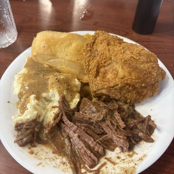 Golden Corral Buffet & Grill - Pot roast, fried chicken, Mashed Potatoes & Gravy, Yeast Rolls - Buffets Near Me - Hermitage, Tennessee Golden Corral Buffet & Grill - Pot roast, fried chicken, Mashed Potatoes & Gravy, Yeast Rolls - Buffets Near Me - Hermitage, Tennessee