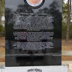 Lynyrd Skynyrd Monument - Close up monument