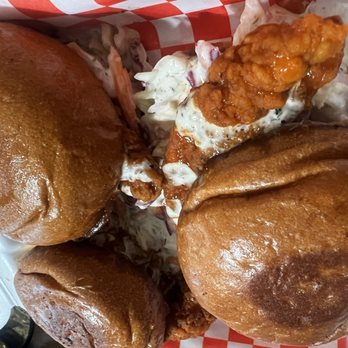 Belly's Sliders & Wings - Juicy - Food Trucks Near Me - Carson, California