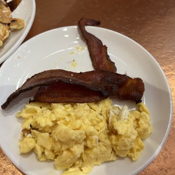 Another Broken Egg Cafe - Eggs and Bacon - Breakfast & Brunch Near Me - Clearwater Beach, Florida