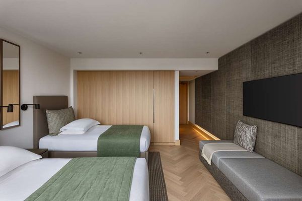 Royal Garden Hotel by null