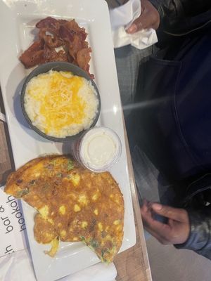 Madhouse Sports Bar & Grill by null