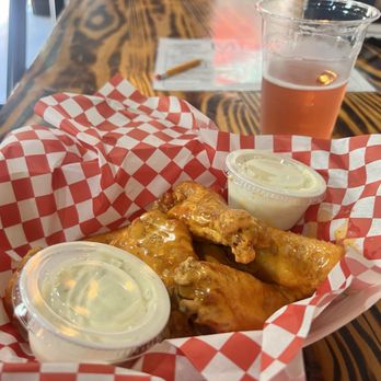 Auggie's Draft Room - Wings and Blakes Peach cider - Sports Bars Near Me - Saint Augustine, Florida