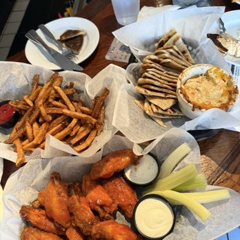 Wiley Gunters - Wings, crab dip and fries - Burgers Near Me - Baltimore, Maryland