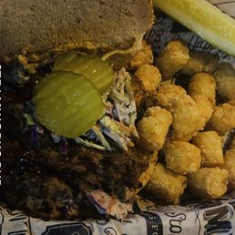 Pulled pork sandwich with tater tots