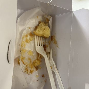 Liliha Bakery - Pineapple slice - Bakeries Near Me - Honolulu, Hawaii