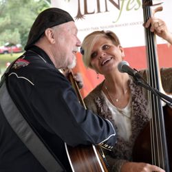 Webster Groves Garden Cafe - Mandy and Gary Schoenberger are the new owners of the Webster Groves Garden Cafe.