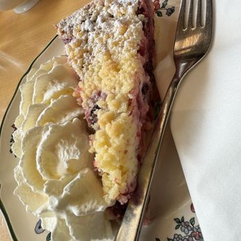 Café 3692 - Berry Crumble - Cafes Near Me - Grindelwald, BE