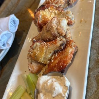 Catch-a-Fire Pizza - Blue Ash - Garlic parm wings - Pizza Near Me - Blue Ash, Ohio