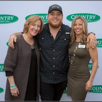 Tara McShane - COUNTRY Financial representative - Sponsor at the Luke Combs Concert event - Home & Rental Insurance Near Me - West Linn, Oregon Tara McShane - COUNTRY Financial representative - Sponsor at the Luke Combs Concert event - Home & Rental Insurance Near Me - West Linn, Oregon