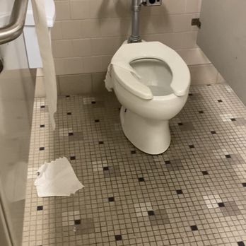 LA Fitness - Always the bathrooms have pee on the seats. Always paper on the floors. - Gyms Near Me - Allentown, Pennsylvania LA Fitness - Always the bathrooms have pee on the seats. Always paper on the floors. - Gyms Near Me - Allentown, Pennsylvania