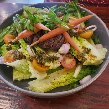 Fig & Ginger - Grilled Beef salad - Breakfast & Brunch Near Me - Honolulu, Hawaii Fig & Ginger - Grilled Beef salad - Breakfast & Brunch Near Me - Honolulu, Hawaii