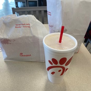 Chick-fil-A - Large lemonade and chicken nuggets and sandwiches - Fast Food Near Me - Hammond, Louisiana