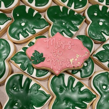 AbbyCakes - Tropical bridal shower cookies. Monstera leaves and miss to Mrs. - Desserts Near Me