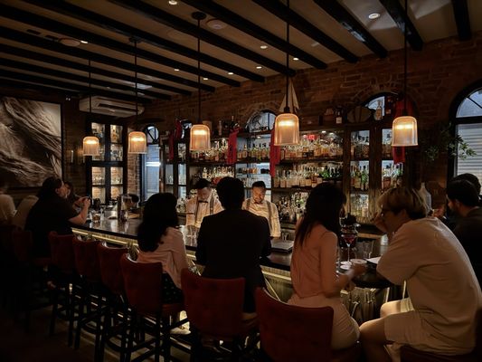 Martiny’s by null