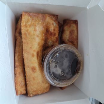 Bopshop - Korean egg rolls, not the normal egg rolls. Comes flat with a dipping sauce. 3/5, wish it was more filling to it. - Korean Near Me - Berkeley, California