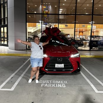 Keyes Lexus - Car Dealers Near Me - Van Nuys, California