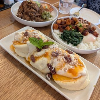 Take Ur Seat - Flavor of the Month Pecan Pancakes! - Breakfast & Brunch Near Me - Chino Hills, California Take Ur Seat - Flavor of the Month Pecan Pancakes! - Breakfast & Brunch Near Me - Chino Hills, California